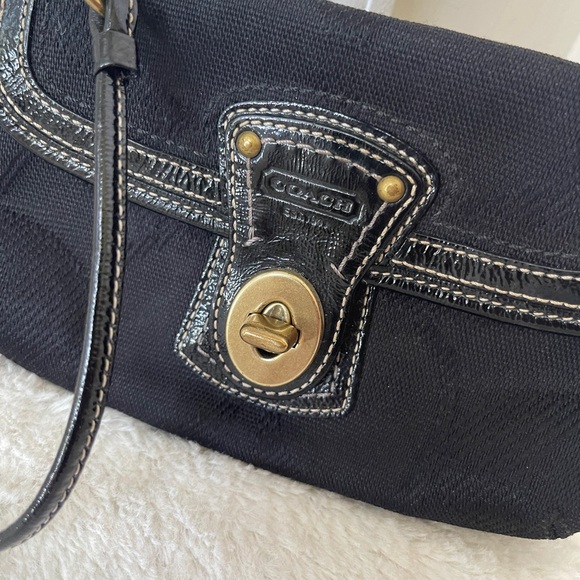 Coach Wristlet EUC - Picture 2 of 9